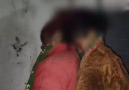 प्रेमी जोड़े ने गौठान में मौत को लगाया गले, गांव में फैली सनसनी प्रेमी जोड़े ने गौठान में मौत को लगाया गले, गांव में फैली सनसनी