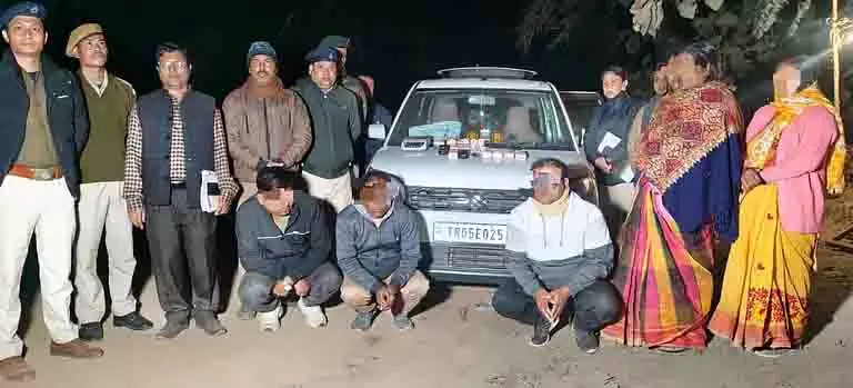 Tripura पुलिस ने धलाई में ₹1.5 करोड़ की ड्रग्स ज़ब्त की, छह लोग गिरफ्तार Tripura पुलिस ने धलाई में ₹1.5 करोड़ की ड्रग्स ज़ब्त की, छह लोग गिरफ्तार