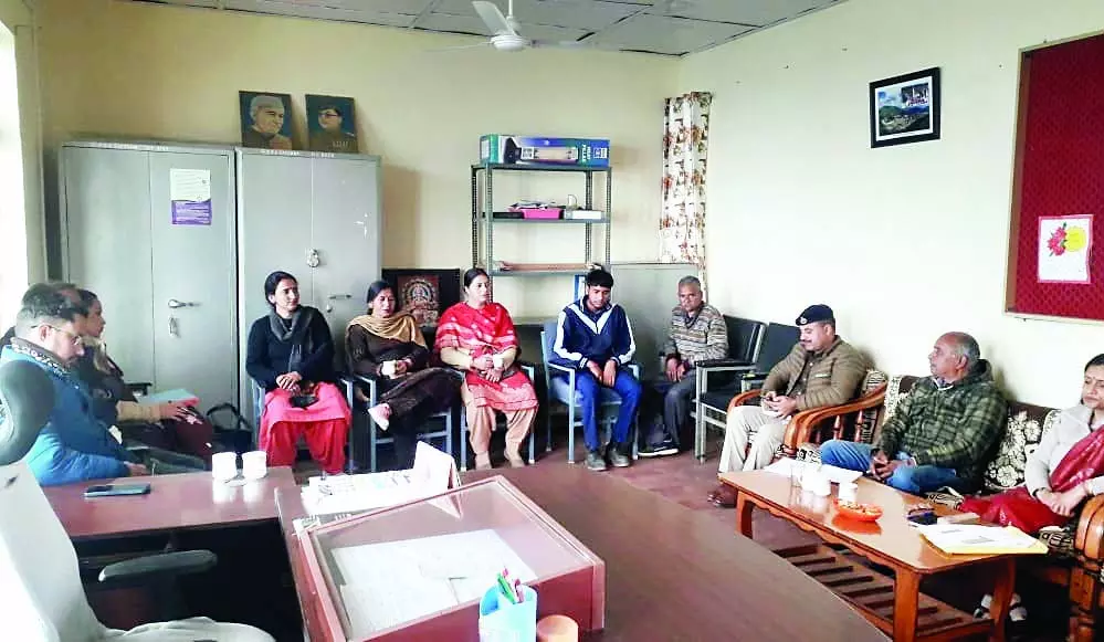 मंडी की 24 पंचायतों में चिट्टे का काला खेल, नशे के 54 हॉट स्पॉट चिन्हित मंडी की 24 पंचायतों में चिट्टे का काला खेल, नशे के 54 हॉट स्पॉट चिन्हित