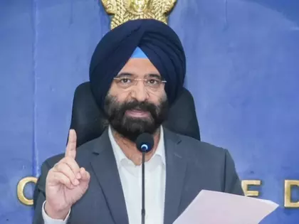 दिल्ली में बिना PUC वाले वाहनों को नहीं मिलेगा ईंधन दिल्ली में बिना PUC वाले वाहनों को नहीं मिलेगा ईंधन