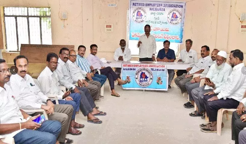 24 तारीख से Collectorate के सामने रिटायर्ड कर्मचारी भूख हड़ताल पर 24 तारीख से Collectorate के सामने रिटायर्ड कर्मचारी भूख हड़ताल पर