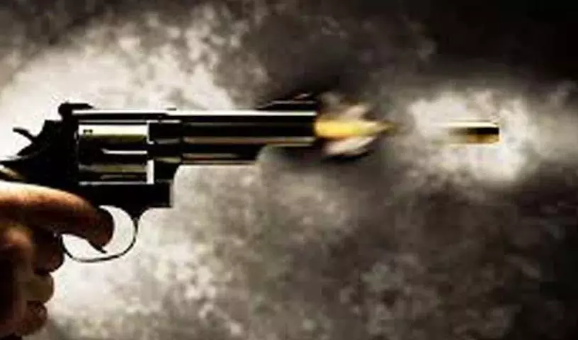 Indalwai में लॉरी ड्राइवर को गोली मारी गई.. हमलावर फरार Indalwai में लॉरी ड्राइवर को गोली मारी गई.. हमलावर फरार