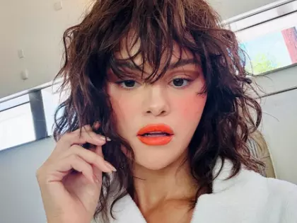 क्रिसमस की धूम: Selena Gomez के घर में 3 ट्री और एक गांव क्रिसमस की धूम: Selena Gomez के घर में 3 ट्री और एक गांव