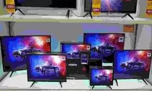 Smart TV: जनवरी से स्मार्ट टीवी महंगे हो सकते हैं, जाने इसका मुख्य कारण Smart TV: जनवरी से स्मार्ट टीवी महंगे हो सकते हैं, जाने इसका मुख्य कारण