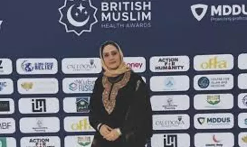 Kashmir: ब्रिटेन में कश्मीर के मनोचिकित्सक को सम्मानित किया गया Kashmir: ब्रिटेन में कश्मीर के मनोचिकित्सक को सम्मानित किया गया