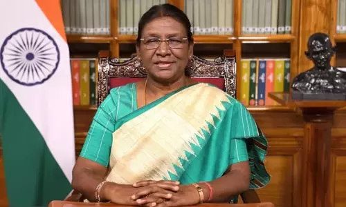 Vellore: वेल्लोर में राष्ट्रपति द्रौपदी मुर्मु की मौजूदगी, सुरक्षा बढ़ाई गई Vellore: वेल्लोर में राष्ट्रपति द्रौपदी मुर्मु की मौजूदगी, सुरक्षा बढ़ाई गई