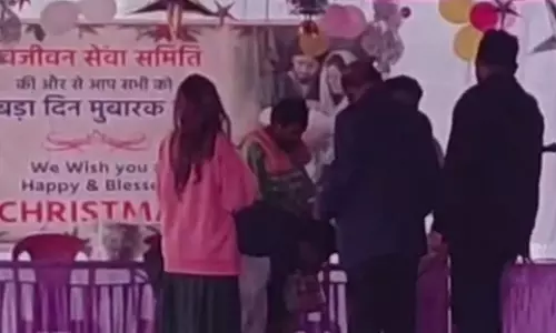 मंदिर परिसर में क्रिसमस पार्टी, सूचना मिलते पहुंची पुलिस मंदिर परिसर में क्रिसमस पार्टी, सूचना मिलते पहुंची पुलिस