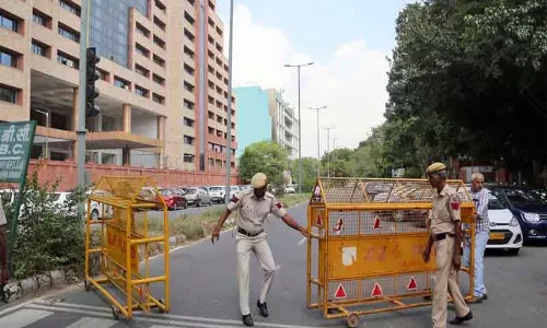 CBI और FBI ने मिलकर नोएडा में साइबर क्राइम रैकेट का भंडाफोड़ किया