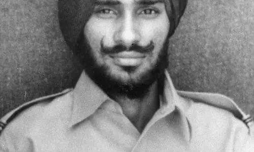 IAF के एकमात्र PVC विजेता जिन्होंने अकेले ही 6 पाकिस्तानी जेट्स का सामना किया IAF के एकमात्र PVC विजेता जिन्होंने अकेले ही 6 पाकिस्तानी जेट्स का सामना किया