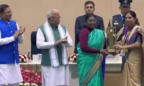 Bhopal: राष्ट्रपति द्रौपदी मुर्मु ने म्याना स्टेशन को सम्मानित किया Bhopal: राष्ट्रपति द्रौपदी मुर्मु ने म्याना स्टेशन को सम्मानित किया