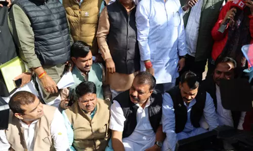 केंद्र बनाम कांग्रेस: MGNREGA के नाम बदलने पर MP में विरोध तेज