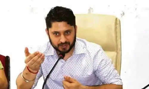 Himachal: सभी लंबित मामलों का एक महीने के अंदर निपटारा करें, डीसी ने राजस्व अधिकारियों से कहा