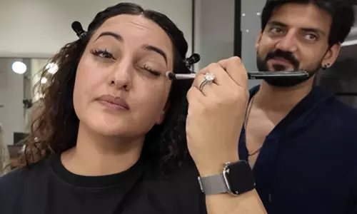 Sonakshi सिन्हा ने पति के जन्मदिन पर शेयर किया फनी ‘गेट रेडी विद मी’ वीडियो Sonakshi सिन्हा ने पति के जन्मदिन पर शेयर किया फनी ‘गेट रेडी विद मी’ वीडियो