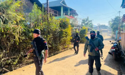 Manipur: बिष्णुपुर में संदिग्ध उग्रवादियों ने की गोलीबारी, कोई घायल नहीं Manipur: बिष्णुपुर में संदिग्ध उग्रवादियों ने की गोलीबारी, कोई घायल नहीं