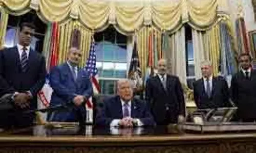 Trump ने विदेशी नागरिकों के प्रवेश पर प्रतिबंध लगाने का आदेश जारी किया