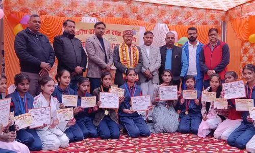 Bareilly: वार्षिकोत्सव में छात्र प्रतिभाओं को सम्मानित किया गया