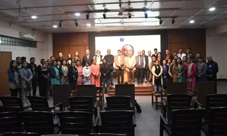 GCU ने जागरूक नागरिकता पर इंटरैक्टिव बातचीत के लिए परकाला प्रभाकर को होस्ट किया