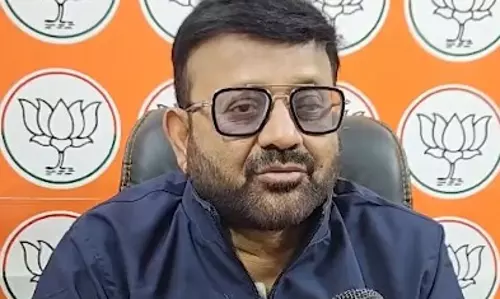 बांग्लादेशी घुसपैठियों पर BJP का तृणमूल को कटाक्ष बांग्लादेशी घुसपैठियों पर BJP का तृणमूल को कटाक्ष