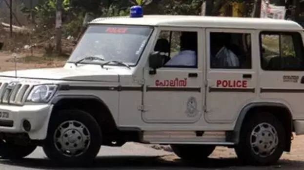 kerala: पिनाराई में धमाके में CPM कार्यकर्ता की हथेली के चिथड़े उड़ गए kerala: पिनाराई में धमाके में CPM कार्यकर्ता की हथेली के चिथड़े उड़ गए