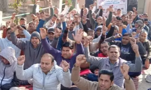 Bhiwani: ऑनलाइन ट्रांसफर पॉलिसी को कोई भी स्वीकार नहीं करेगा: बल्लू बामला