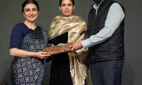 Amritsar: जूही बब्बर ने सोलो एक्ट से दर्शकों को मंत्रमुग्ध कर दिया Amritsar: जूही बब्बर ने सोलो एक्ट से दर्शकों को मंत्रमुग्ध कर दिया