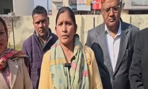 Yamunanagar: यमुनानगर में महिला सरपंच पर हमला, पुलिस के साथ हुई बदसलूकी Yamunanagar: यमुनानगर में महिला सरपंच पर हमला, पुलिस के साथ हुई बदसलूकी