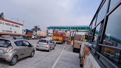 New Delhi: देशभर में 2026 तक नई टोल भुगतान व्यवस्था लागू होगी New Delhi: देशभर में 2026 तक नई टोल भुगतान व्यवस्था लागू होगी