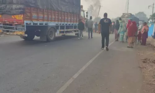 Ramgarh में हाथियों के हमले में चार की मौत, लोग सड़क पर उतरे Ramgarh में हाथियों के हमले में चार की मौत, लोग सड़क पर उतरे