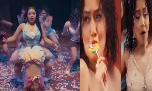 GAANAAWALA का Song कॉपी कर नेहा कक्कड़ ने बनाई अश्लील डांस, भड़के लोग GAANAAWALA का Song कॉपी कर नेहा कक्कड़ ने बनाई अश्लील डांस, भड़के लोग