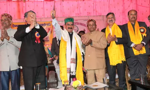 हिमाचल CM: 70+ पेंशनर्स को 30% बकाया 40 दिन में मिलेगा हिमाचल CM: 70+ पेंशनर्स को 30% बकाया 40 दिन में मिलेगा