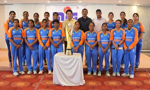 सचिन तेंदुलकर मुंबई में T20 ब्लाइंड महिला विश्व कप चैंपियन से मिले सचिन तेंदुलकर मुंबई में T20 ब्लाइंड महिला विश्व कप चैंपियन से मिले