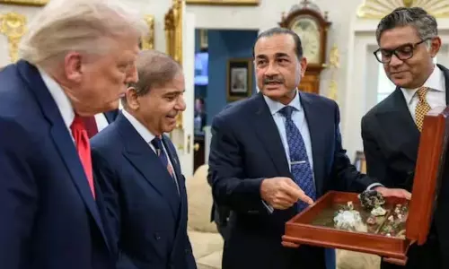 ट्रम्प ने Gaza में पाकिस्तानी सैनिकों का सुझाव दिया: आसिम मुनीर के लिए एक जोखिम भरा कदम ट्रम्प ने Gaza में पाकिस्तानी सैनिकों का सुझाव दिया: आसिम मुनीर के लिए एक जोखिम भरा कदम