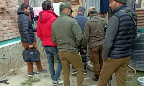 CIK ने कश्मीर में आतंकी नेटवर्क का भंडाफोड़ किया, 12 लोगों को हिरासत में लिया CIK ने कश्मीर में आतंकी नेटवर्क का भंडाफोड़ किया, 12 लोगों को हिरासत में लिया
