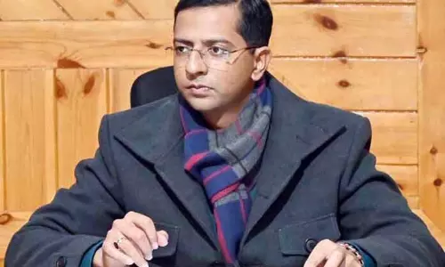 SHOPIAN: डीसी ने मुगल रोड, सेडो इलाके का व्यापक दौरा किया SHOPIAN: डीसी ने मुगल रोड, सेडो इलाके का व्यापक दौरा किया