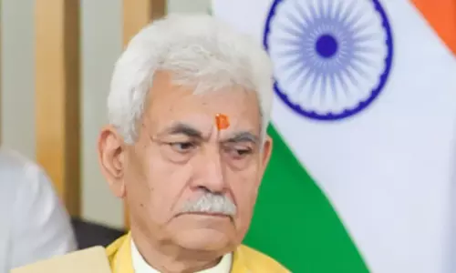 पढ़े-लिखे लोगों का आतंकवाद में शामिल होना चिंताजनक है: J&K एल-जी पढ़े-लिखे लोगों का आतंकवाद में शामिल होना चिंताजनक है: J&K एल-जी