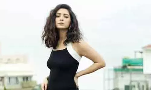 Asha Negi ने थ्रोबैक वीडियो में दिखाए पॉपुलर सॉन्ग पर डांस मूव्स Asha Negi ने थ्रोबैक वीडियो में दिखाए पॉपुलर सॉन्ग पर डांस मूव्स