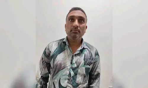 Hyderabad: जबरन वसूली के मामले में फर्जी यूट्यूब रिपोर्टर गिरफ्तार Hyderabad: जबरन वसूली के मामले में फर्जी यूट्यूब रिपोर्टर गिरफ्तार