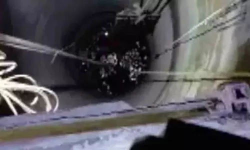 Ahmedabad में बेटी को बचाने के लिए पिता 60 फीट गहरे बोरवेल में कूदा
