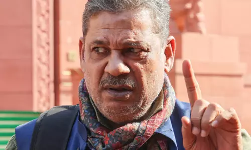 भाजपा ने तृणमूल सांसद कीर्ति आजाद पर लोकसभा के अंदर ई-सिगरेट पीने का लगाया आरोप