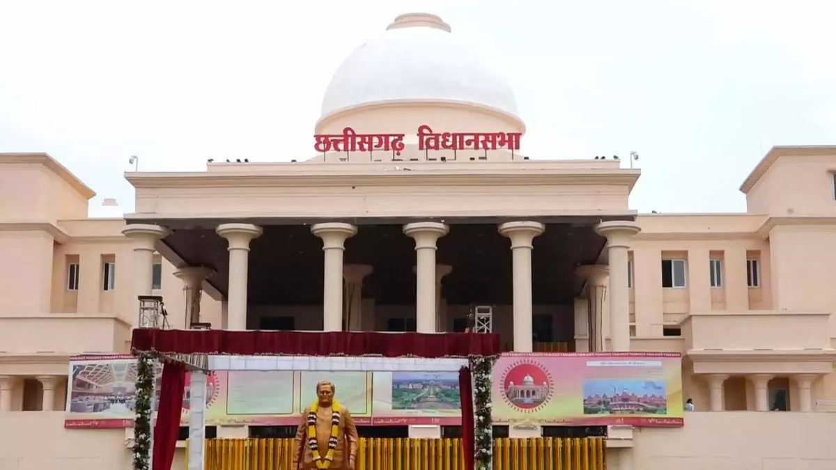 नशीली पदार्थों की तस्करी के मुद्दे पर आज सदन में हंगामे के आसार नशीली पदार्थों की तस्करी के मुद्दे पर आज सदन में हंगामे के आसार