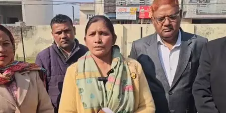 महिला सरपंच से मारपीट, थाने में भी दुर्व्यवहार; पुलिस ने दर्ज की FIR महिला सरपंच से मारपीट, थाने में भी दुर्व्यवहार; पुलिस ने दर्ज की FIR