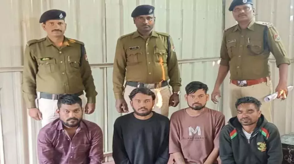 ट्रेन में दुर्ग के बदमाशों ने मचाया उत्पात, टीटीई का कॉलर भी पकड़ा ट्रेन में दुर्ग के बदमाशों ने मचाया उत्पात, टीटीई का कॉलर भी पकड़ा