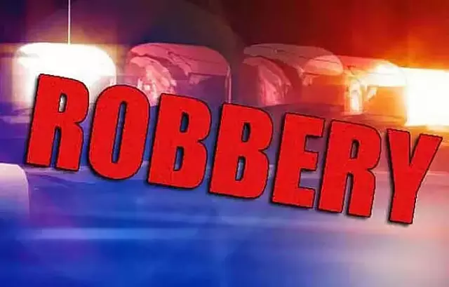 Assam : खुद से प्लान की गई डंपर चोरी के आरोप में पूर्व VCDC चेयरमैन गिरफ्तार Assam : खुद से प्लान की गई डंपर चोरी के आरोप में पूर्व VCDC चेयरमैन गिरफ्तार