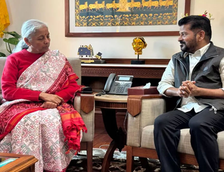 Hyderabad: आवासीय विद्यालय योजना पर तेलंगाना CM की वित्त मंत्री से मुलाकात Hyderabad: आवासीय विद्यालय योजना पर तेलंगाना CM की वित्त मंत्री से मुलाकात