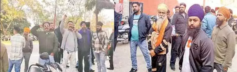 Phagwara में युवा वोटर पर हमले के विरोध में ग्रामीणों ने प्रदर्शन किया Phagwara में युवा वोटर पर हमले के विरोध में ग्रामीणों ने प्रदर्शन किया