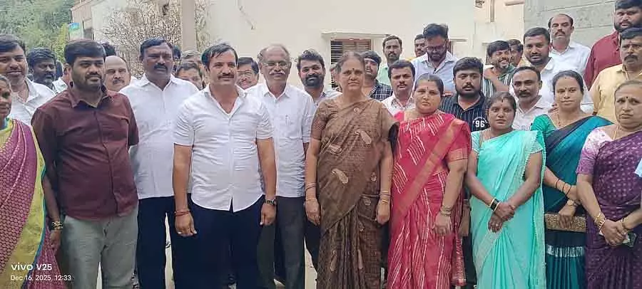 Karnataka : कन्नमंगला ग्राम पंचायत अध्यक्ष बर्खास्त Karnataka : कन्नमंगला ग्राम पंचायत अध्यक्ष बर्खास्त