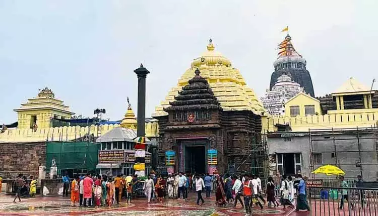Shrimandir के गर्भगृह की फोटो, त्रिमूर्ति भी हैं, सोशल मीडिया पर वायरल हो गई है Shrimandir के गर्भगृह की फोटो, त्रिमूर्ति भी हैं, सोशल मीडिया पर वायरल हो गई है