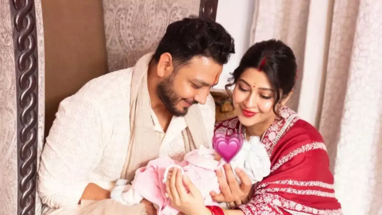 टीवी स्टार सोनारिका भदौरिया-विकास पराशकर ने अपनी बेटी का नाम वीरिका पराशकर रखा टीवी स्टार सोनारिका भदौरिया-विकास पराशकर ने अपनी बेटी का नाम वीरिका पराशकर रखा