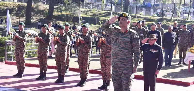 Himachal: शौर्य को सलाम, विजय दिवस पर 1971 युद्ध के नायकों को श्रद्धांजलि दी गई Himachal: शौर्य को सलाम, विजय दिवस पर 1971 युद्ध के नायकों को श्रद्धांजलि दी गई