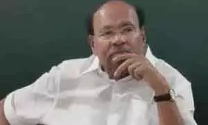 रामदास ने अंबुमणि के खिलाफ भ्रष्टाचार मामले में CBI जांच की मांग की। रामदास ने अंबुमणि के खिलाफ भ्रष्टाचार मामले में CBI जांच की मांग की।